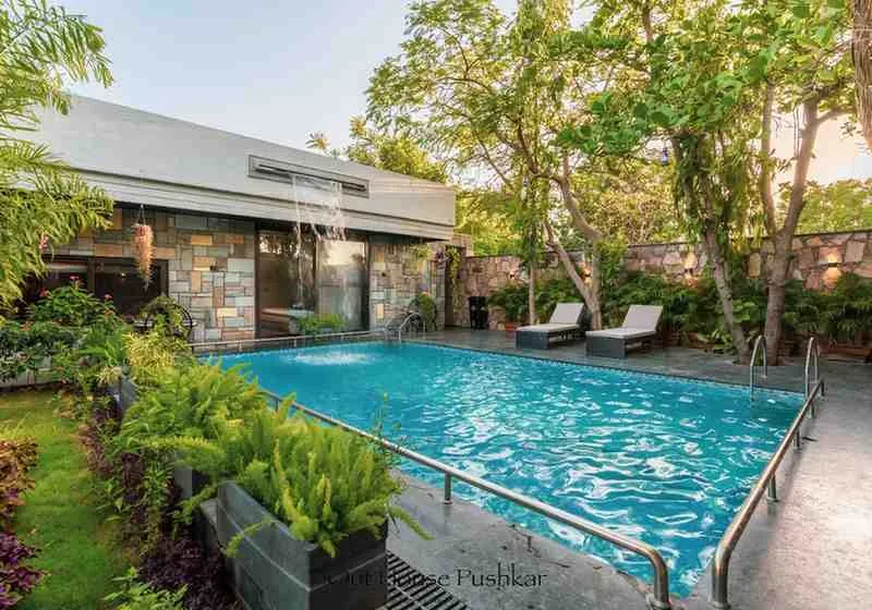 Pool 4